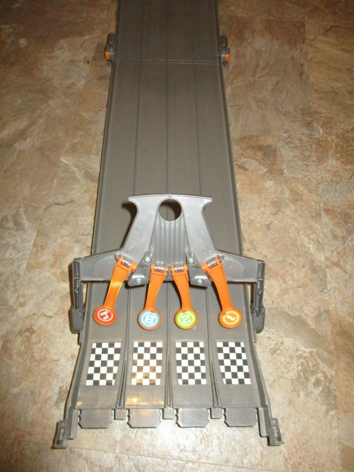 Hot Wheels 4 Lane Raceway 6' Race Car Track Fold Up & Carry Ramp Gray 2006 K4321