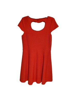 КОРОТКОЕ платье без ГРАНИЦ с красным сердечком на спине и коротким рукавом-шапочкой XL