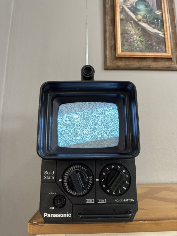 Vintage Panasonic Solid State Portable Tv Model Tr-555a Tested And Working