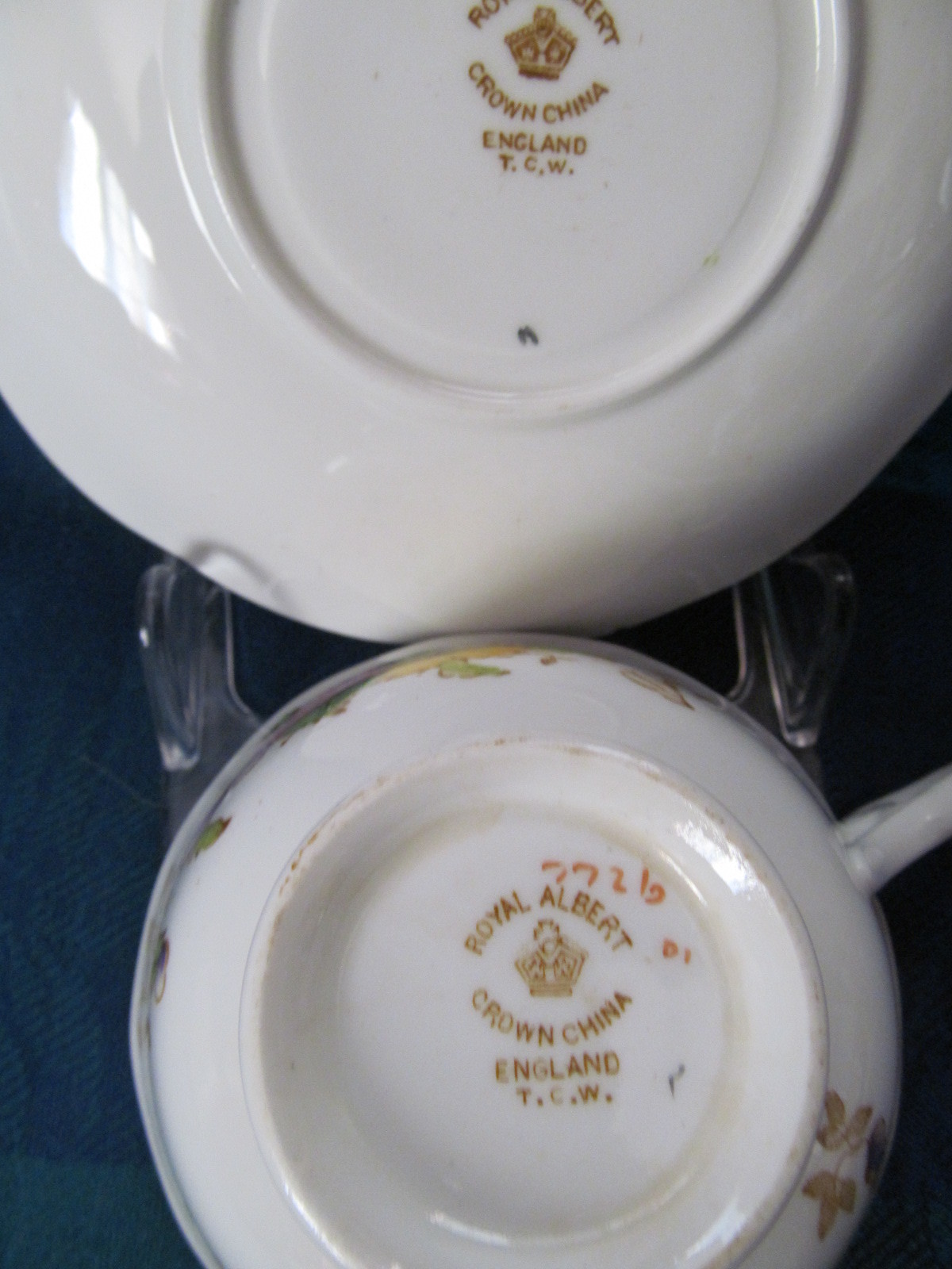 VINTAGE ROYAL ALBERT CROWN CHINA, ENGLAND, FLORAL PATTERN CUP & SAUCER - VGC