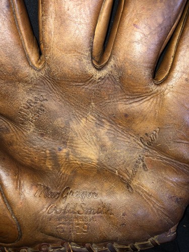 EARLY 1950’s  JOHNNY SAIN BOSTON BRAVES MacGregor Goldsmith BASEBALL GLOVE MITT