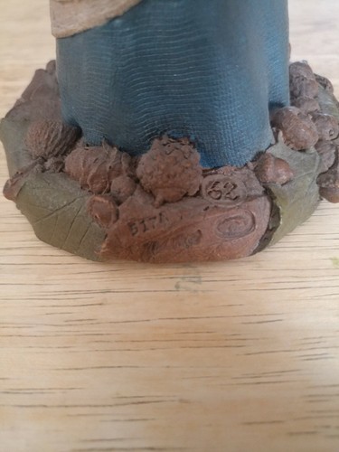 1991 Tom Clark Gnome HOLLY Christmas Resin Figurine Cairn #62 #5174