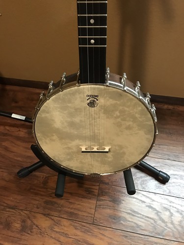 New Deering Vega Old Tyme Wonder 12 Inch Rim, Scooped Neck. With Hard Shell Case