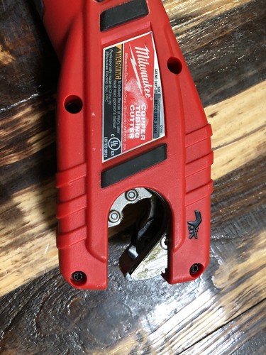 M12 12 V LITHIUM ION CORDLESS COPPER TUBING CUTTER MILWAUKEE 2471-20 TOOL ONLY