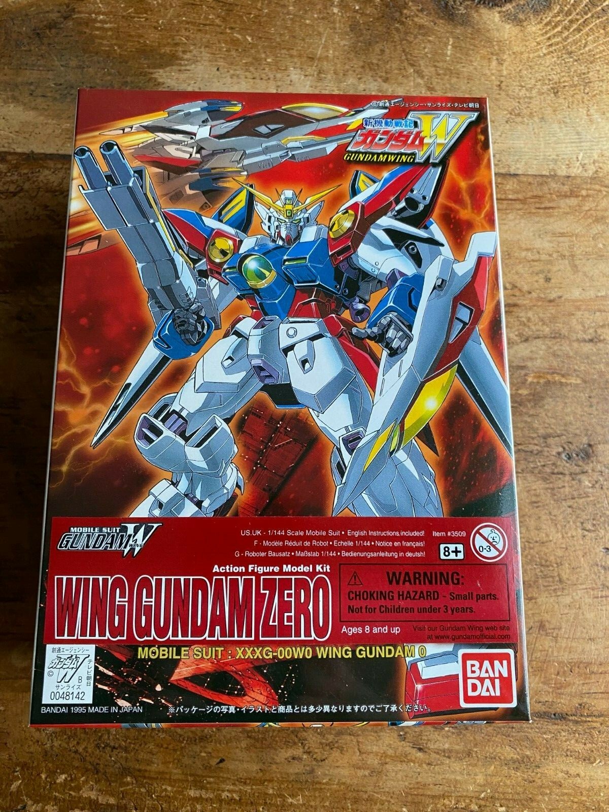 ロボット WING GUNDAM 0 1/144 BANDAI Bandai Hobby - Maquette Gundam - Wing Gundam Sky Zero Gunpla