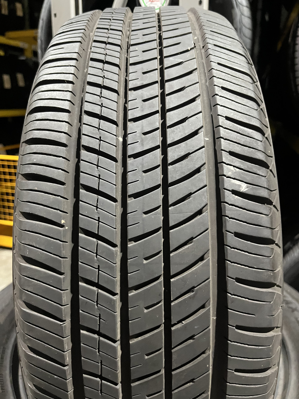 1 Tire Yokohama Avid Ascend GT 235/60R18 100H DOT.1824 9/32 No Patch