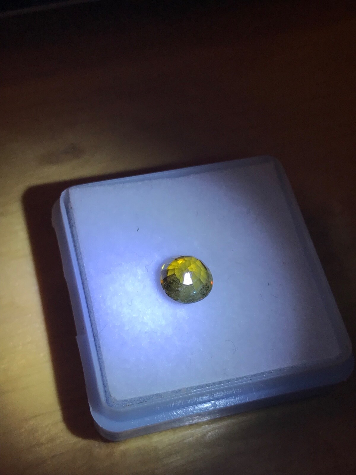 1.00 ct Natural Loose Mad. Green Sphene Titanate Rainbow Flash Round Gemstone