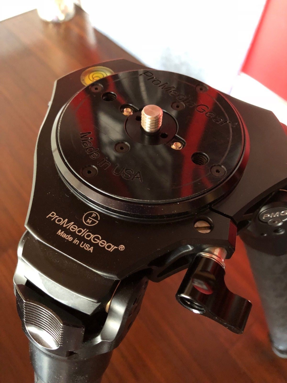 ProMediaGear TR424L 42mm Carbon fiber tripop+levelling base and bowl