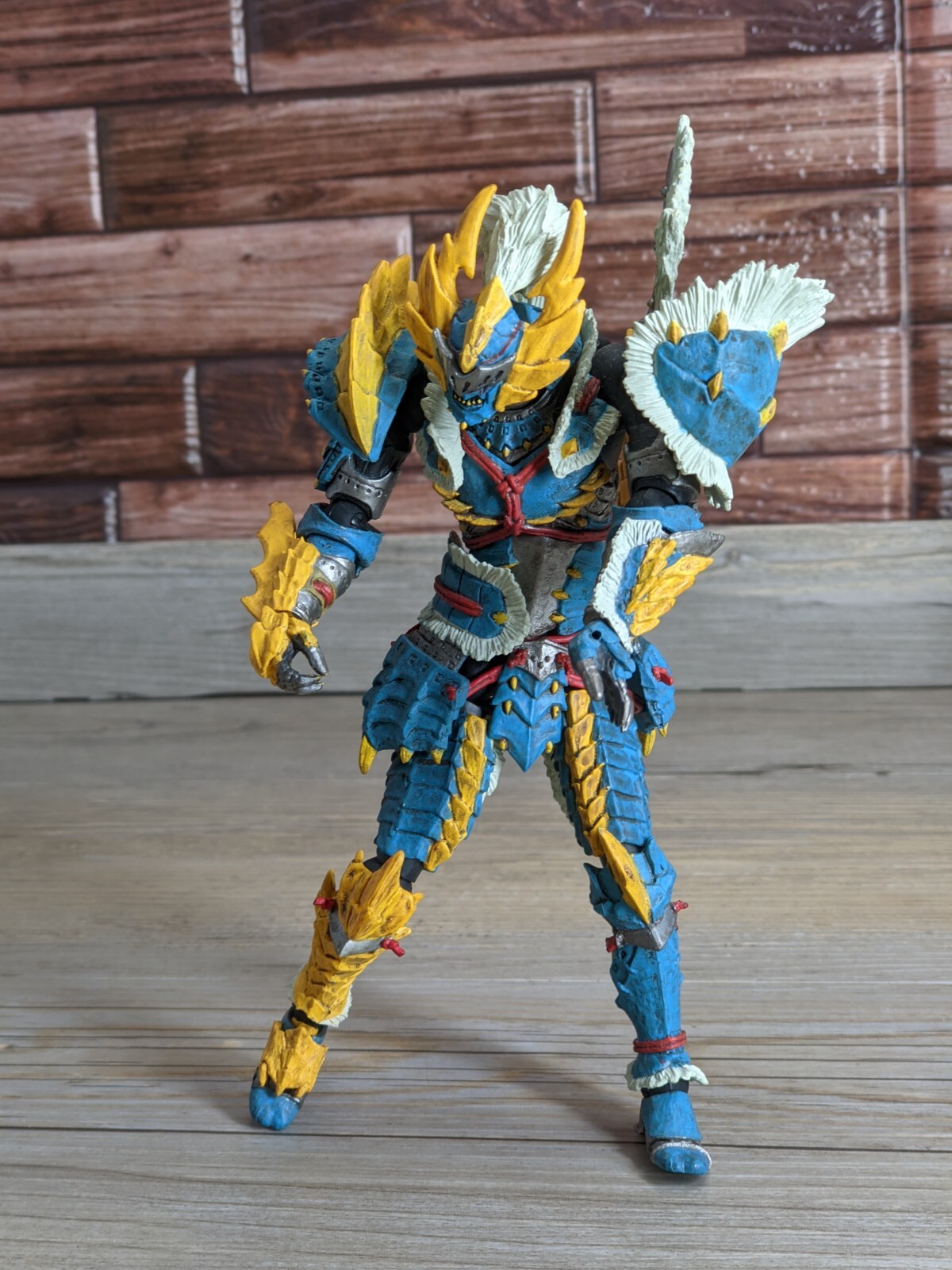 RELIC HUNTER フィギュア Amazon.com: Kaiyodo Revoltech Amazing Yamaguchi Monster