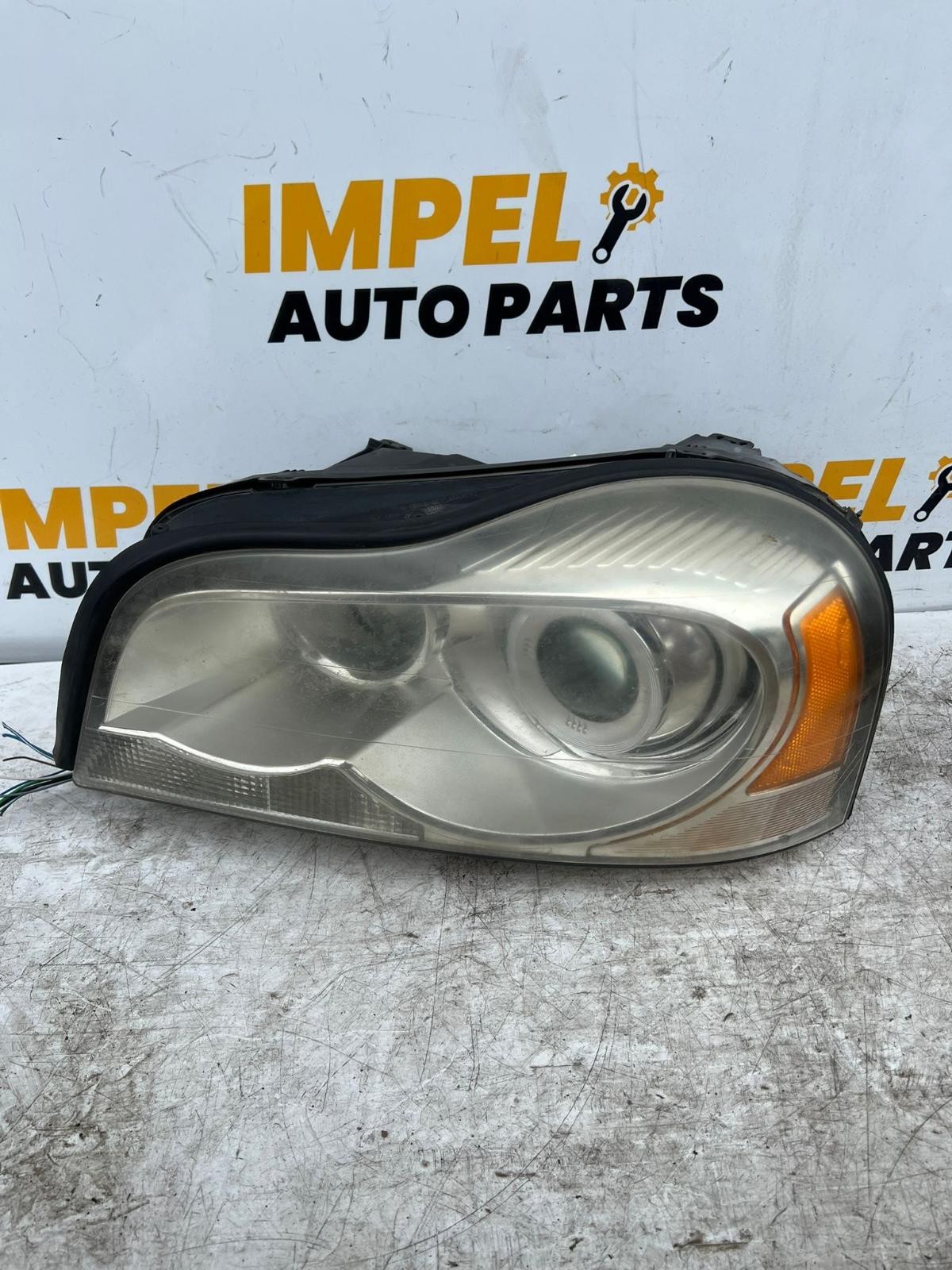 VOLVO XC90 09/2010-12/2014 LEFT HEADLAMP XENON PROJECTOR TYPE W/ CLEAR FLASHER 2012 Volvo XC90