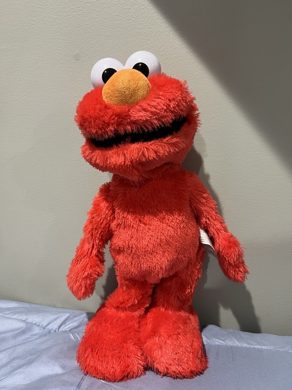 Sesame Street Elmo Slide Singing and Dancing English & Spanish
