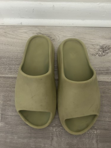 yeezy blue tint mnvn