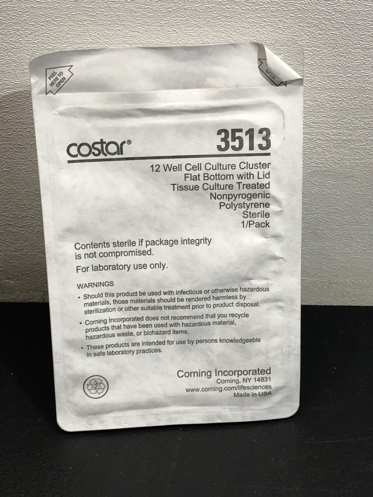 Costar 3513 12 Well Cell Culture Cluster Flat Bottom w/ Lid