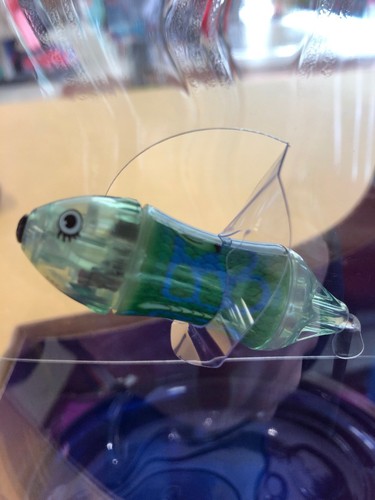 Hexbug AquaBot Wahoo with Bowl & Fish (Colors Varies)