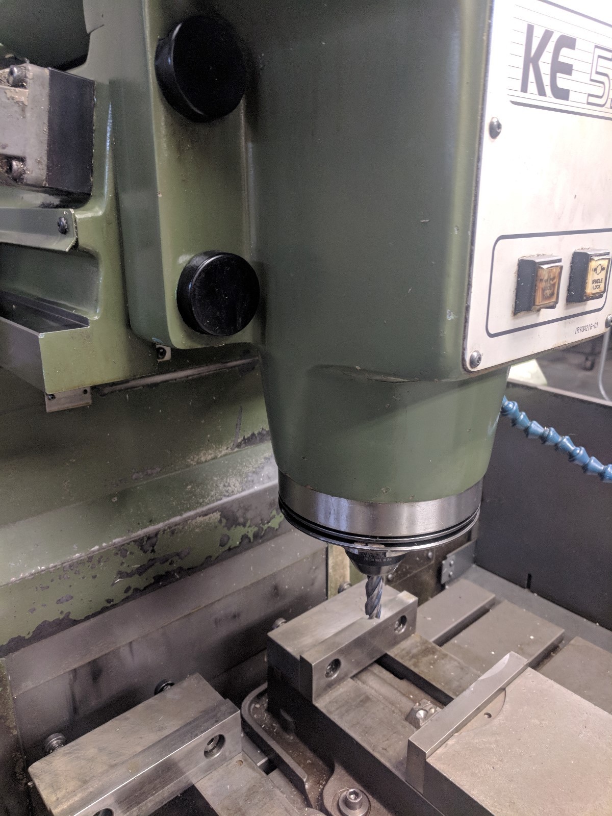 1995 Makino KE55 VERTICAL CNC KNEE MILL TOOLROOM DIE MAKERS MILL