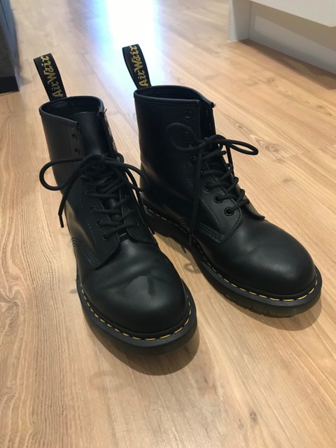 gumtree doc martens