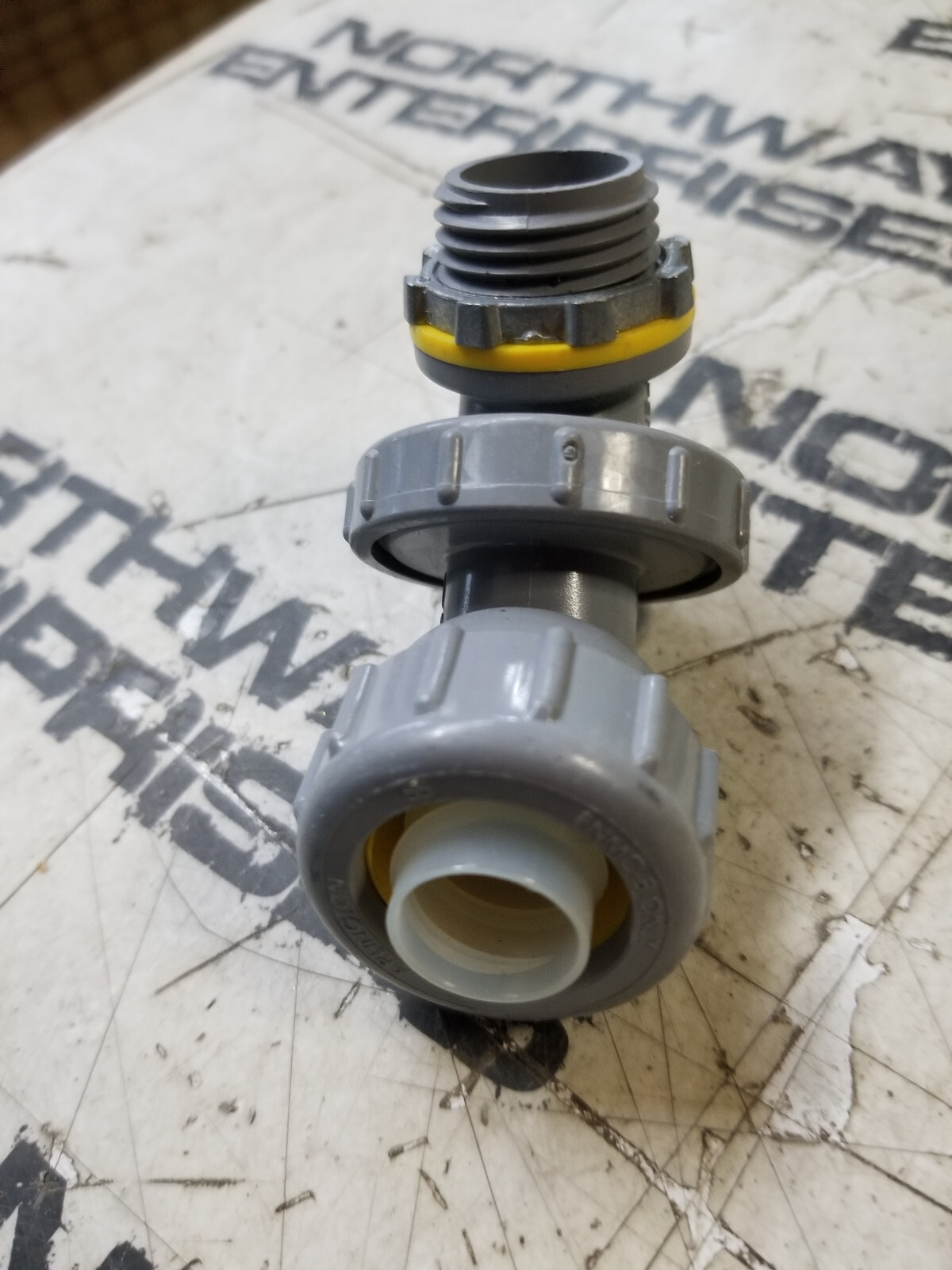 LOT OF 6 - ARLINGTON NMLT9050, Liquid Tight Connector Plastic, 90°, 1/2 in. 10 c - Picture 1 of 5