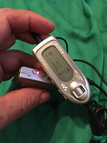 SONY MZ-EH1 HiMD Mini Disc Player  Silver