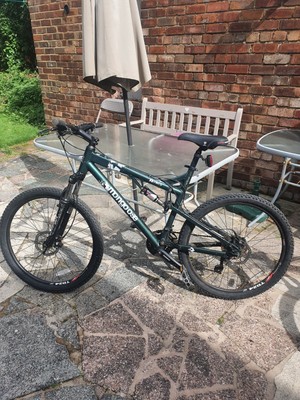 Brillaint Mens MONGOOSE Mountain Bike