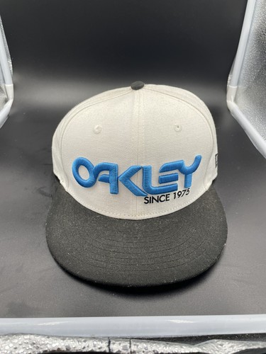 Oakley フード付きジャケット 1975 MFG キャップセット Oakley フード付きジャケット 1975 MFG キャップセット