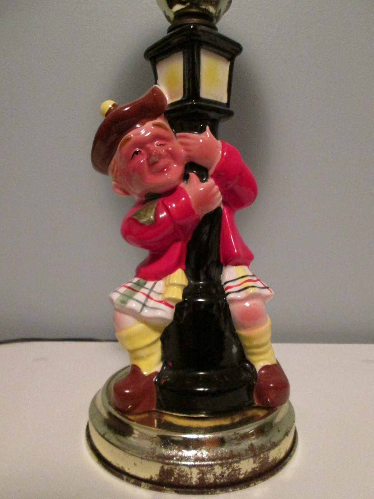 Vintage UL Underwriters Labortories Portable Lamp Post issue Vintage UL Underwriters Labortories Portable Lamp Post issue