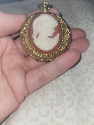 Max Factor ~ Classic Cameo Compact With Creme Puff Pressed Powder ~ 2'' Round