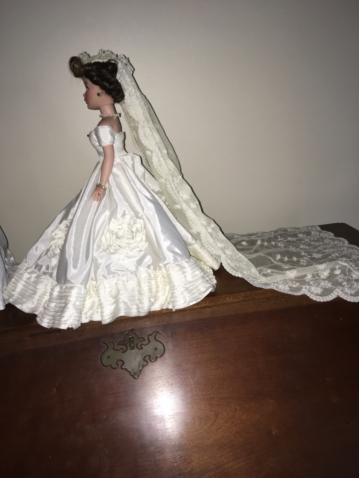 Madame Alexander Jacqueline Kennedy Bride Doll 15