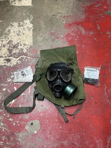米軍　実物　M40 GAS MASK ガスマスク　ケース付き　② 送料無料 51JOqI+O09L._UY1000_.jpg