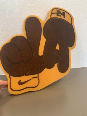 Kobe Nike Foam Finger Los Angeles Lakers Bryant 24 Yellow MVPuppets MVP Puppets