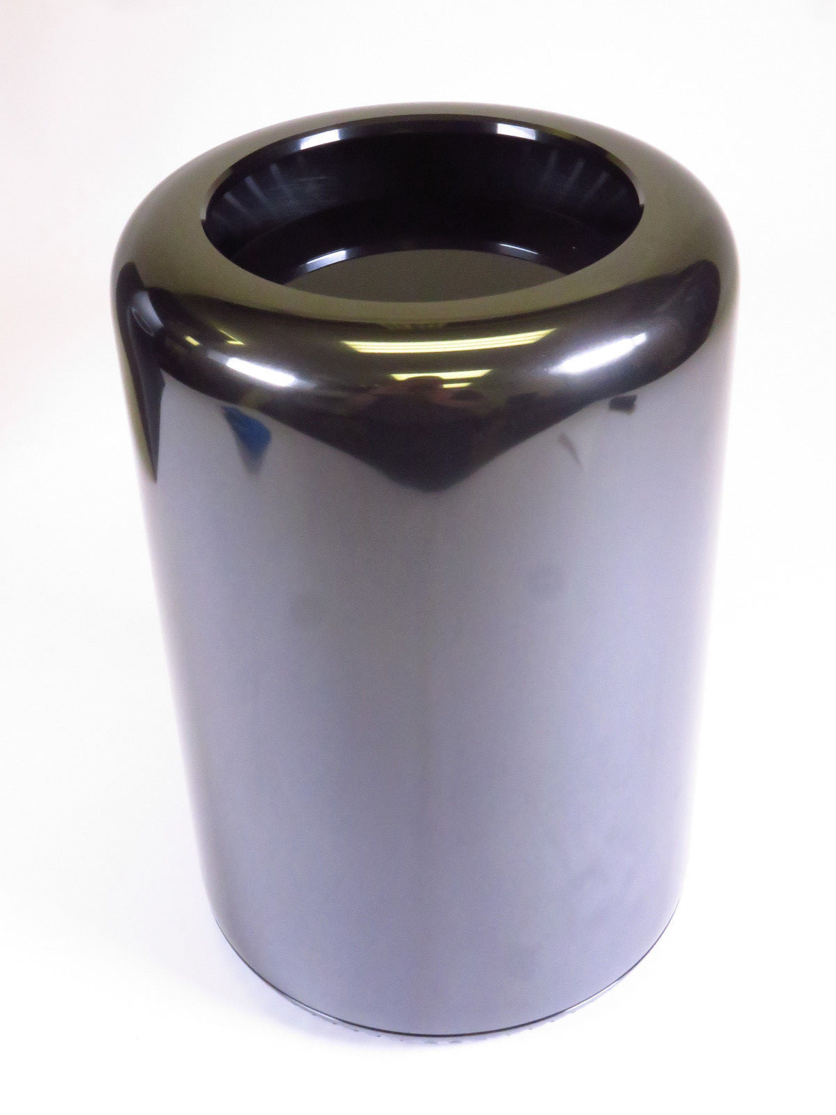 Apple Mac Pro Late 2013 3 GHz 8-Core Intel Xeon 32GB RAM 1TB SSD D700 Computer