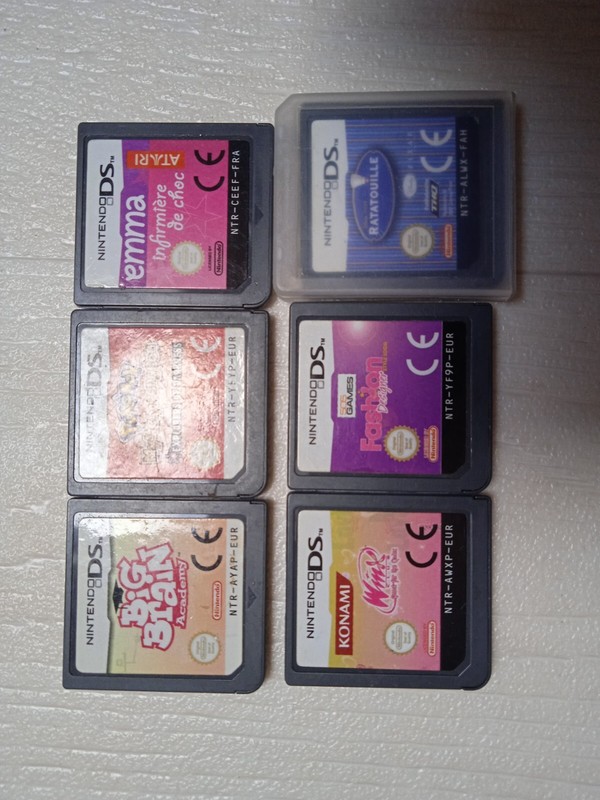 Jeux Nintendo Ds Et Pochette. Adaptateur Carte Sd