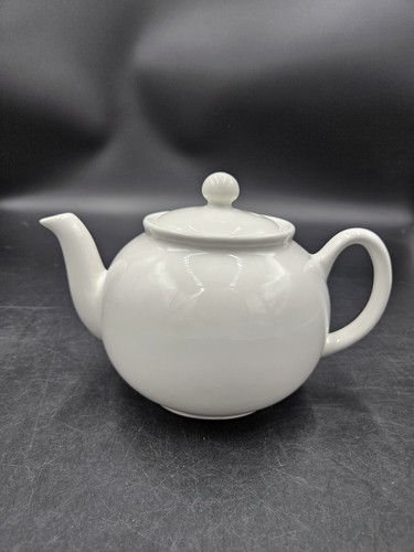 Pristine Classic White Ceramic Pier 1 Made in England Teapot