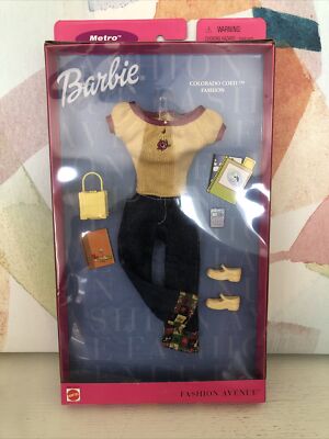 2000 Mattel Barbie Fashion Avenue Metro Styles - Colorado Coed - 25701