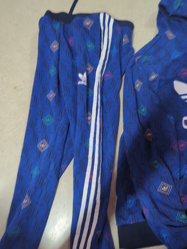 Adidas jogging suit Youth XL (15-16)