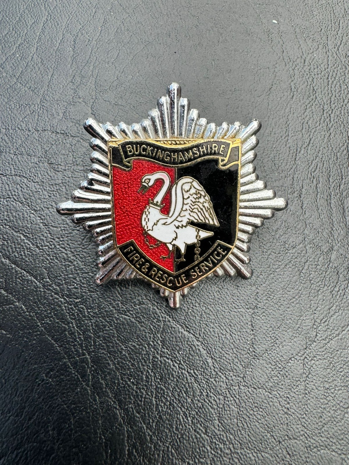 OBSOLETE Buckinghamshire Fire Brigade Service Swan Enamel Cap Hat Uniform Badge
