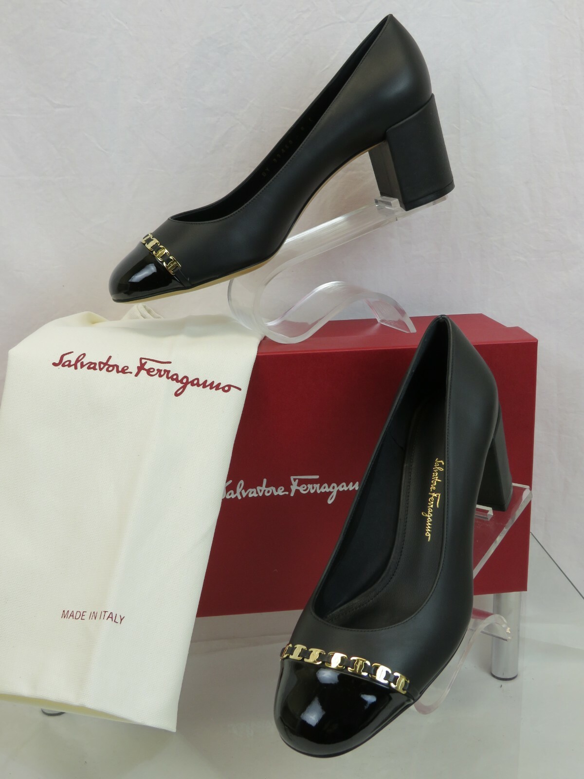 Pre-owned Ferragamo Avella Black Leather Gold Gancini Chain Patent Cap Toe Pumps 8.5 C