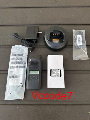Motorola CP100D LKP UHF Digital & Analog Radio 403-480 MHz Model# AAH87YDH9JA2AN