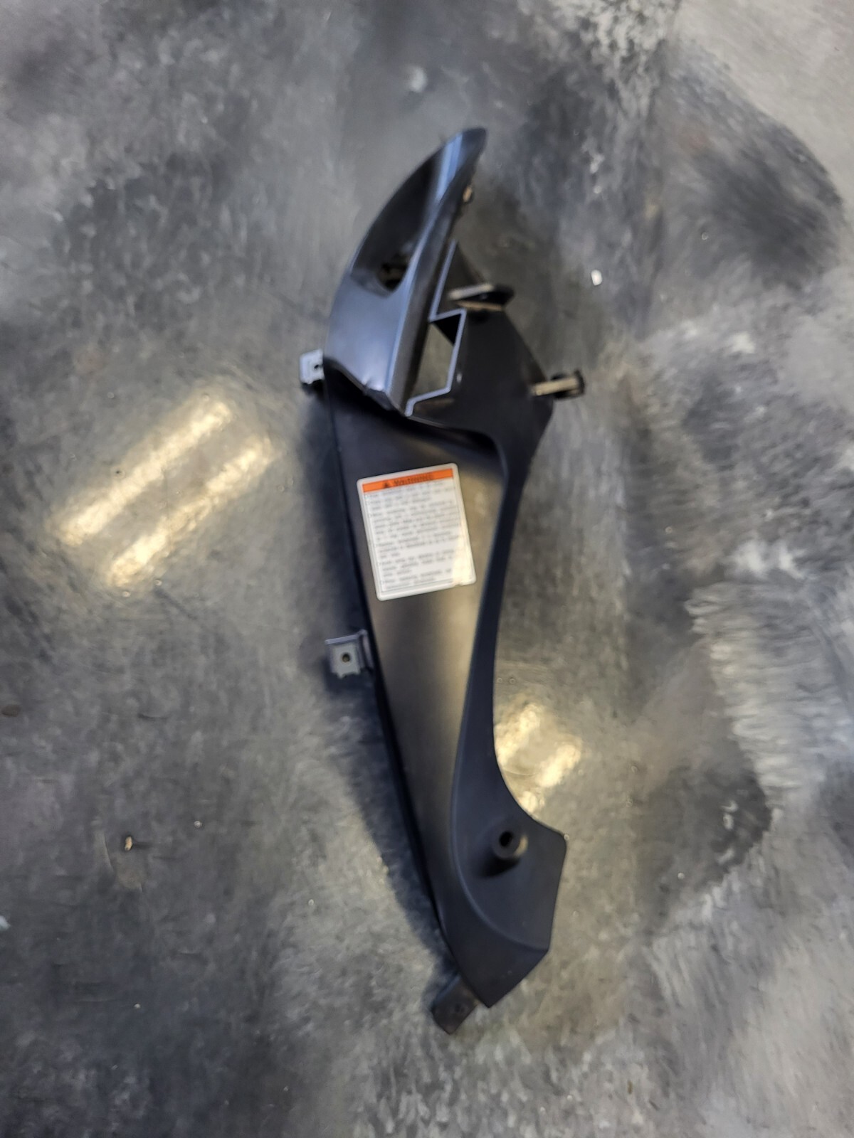 【トリニダード】
ヒューゴ ヒューゴ・リョンモデル 2BA Used OEM 2006-2007 Suzuki GSXR600/750 Left Air Intake Cover