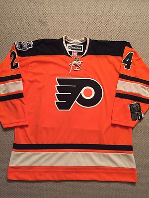 MATT READ FLYERS WINTER CLASSIC REEBOK JERSEY AND PUCK SIGNED /COA/HOCKEY INK