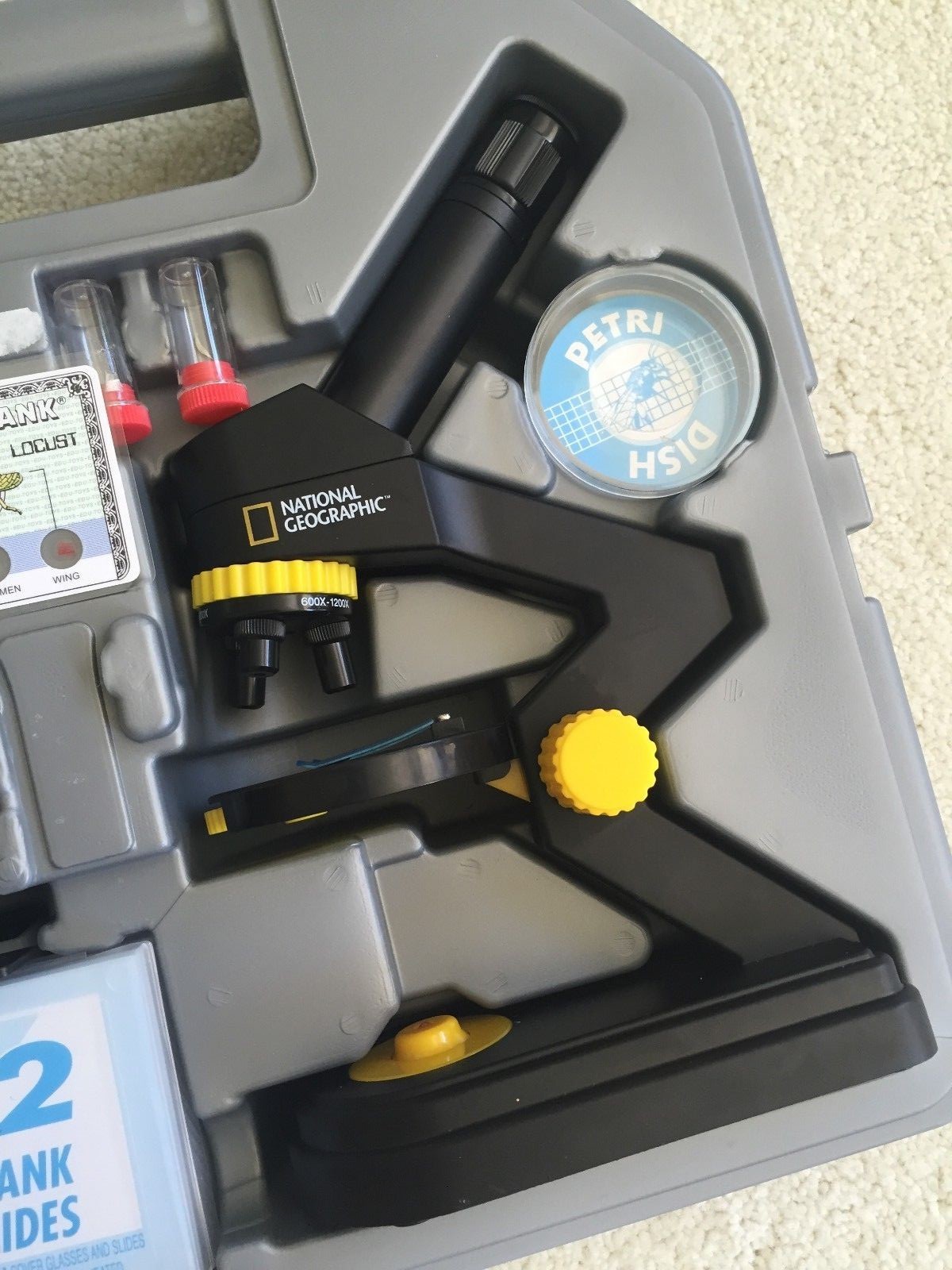 National Geographic MICROSCOPE w/Carrying Case and Accessories