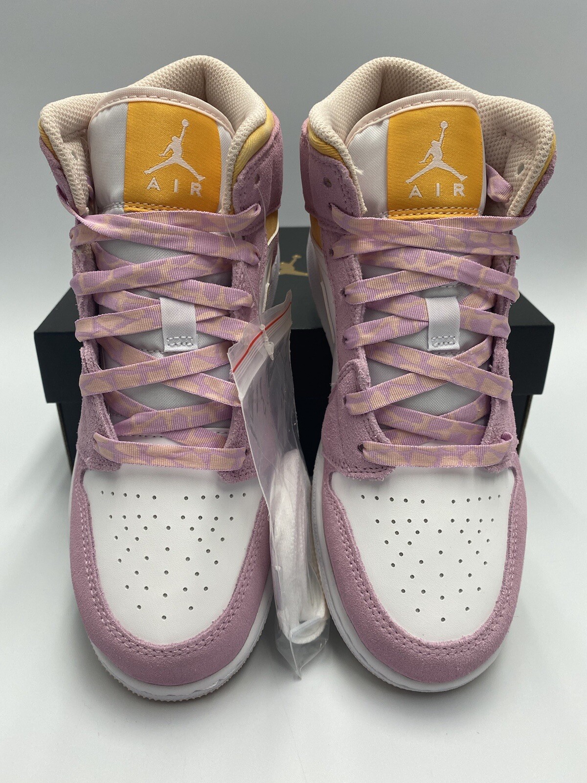Nike Air Jordan 1 Mid SE Arctic Pink Tie Dye Orange DC9517-600 GS Sizes 4Y  - 7Y: купить с доставкой из США, цена 13 935 руб - (284330051250)