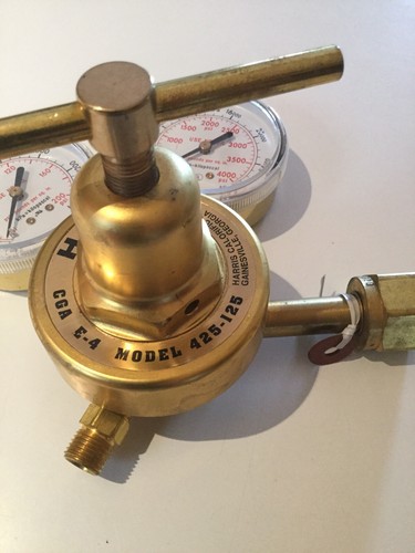 HARRIS 425-125 Regulator Cylinder Gas Air CGA E-4 0-200 PSI New No Box WOW