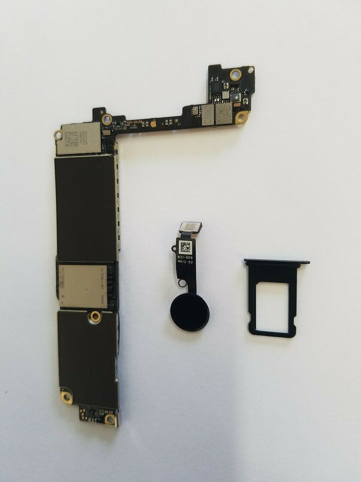 Boost Mobile 32GB Main Logic Motherboard For Apple iPhone 7