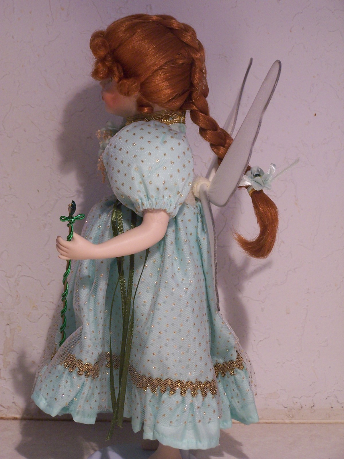 TREASURY COLLECTION PARADISE GALLERIES PORCELAIN DOLL SHANNON 14 INCH--BRAND NEW