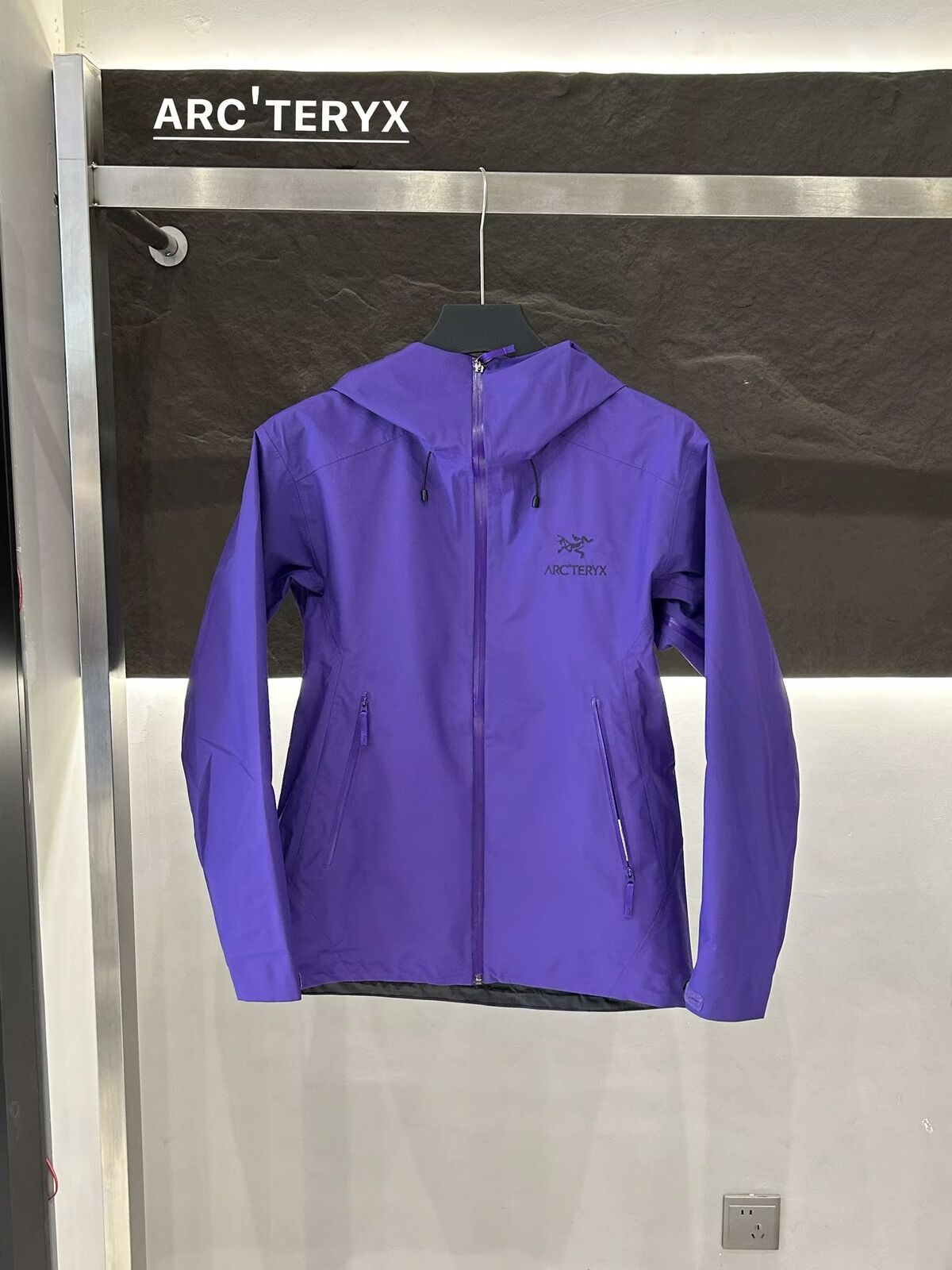Arc'teryx Beta Arc'teryx Beta LT Purple Neutral Jacket Men's Arc'teryx Beta Arc'teryx Beta LT Purple Neutral Jacket Men's