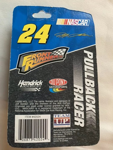 Jeff Gordon 2005 #24 DuPont Chevy NASCAR Race Car Pullback Racer