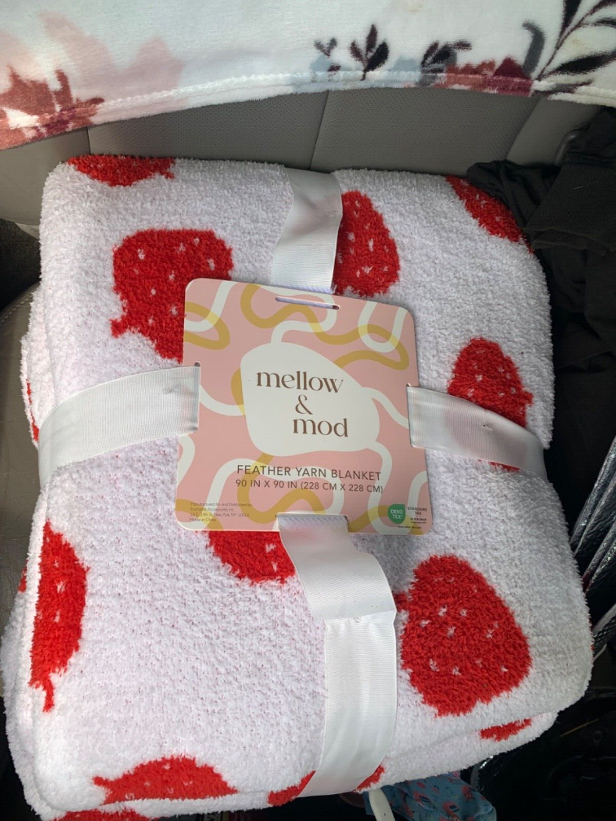 Mellow & Mod Feather Yarn Blanket 90in x 90in (Queen Size