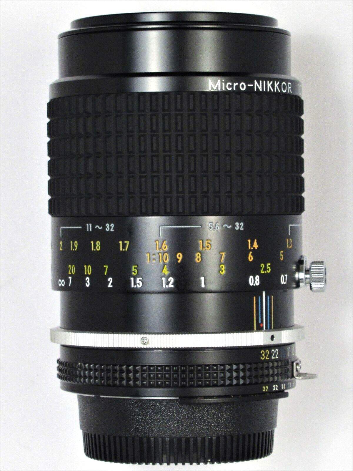 Nikon F3 標準50mm、Ai-s Micro 105mm f/2.8 NEW, UNUSED Nikon Micro 105mm F2.8 Ai-s for F3 FM2 FE2 FM3A F3HP