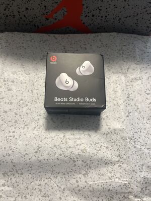 Beats by Dr. Dre Studio Buds - White
