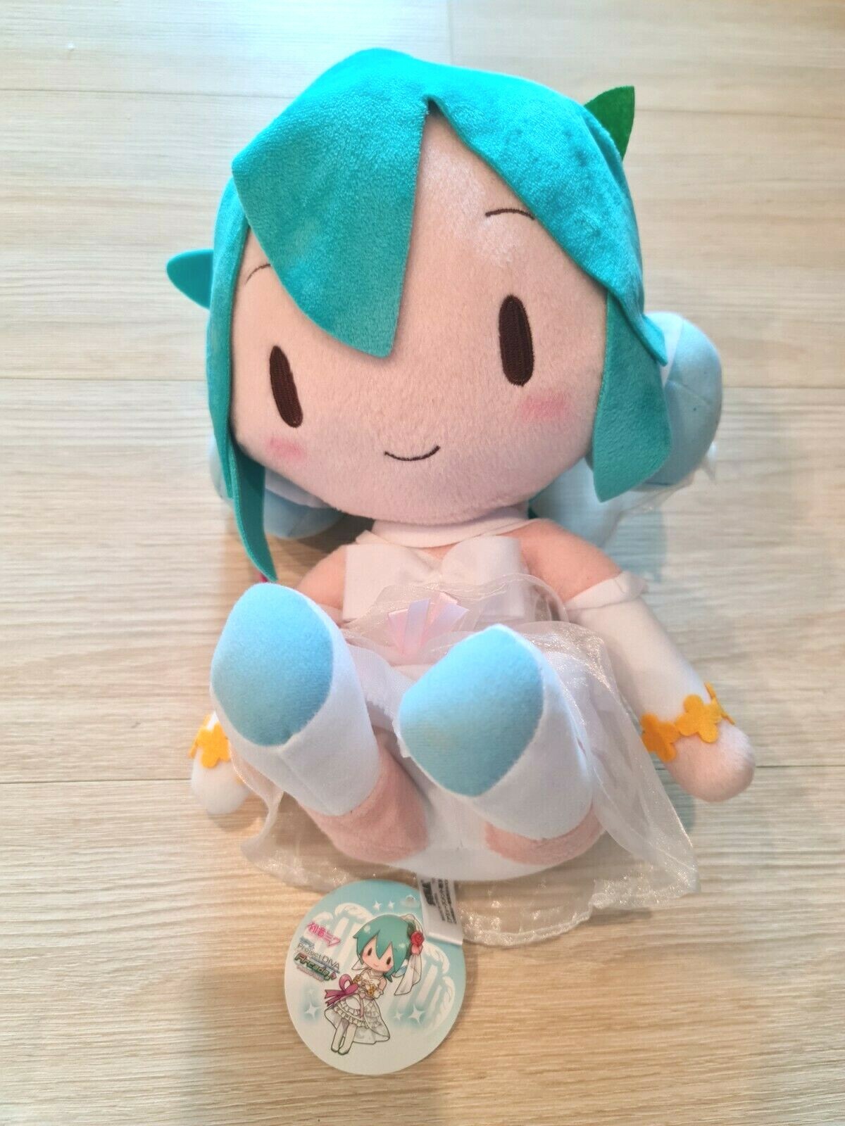 fuku Hatsune Miku Vocaloid Special Fuwafuwa Plush Doll White